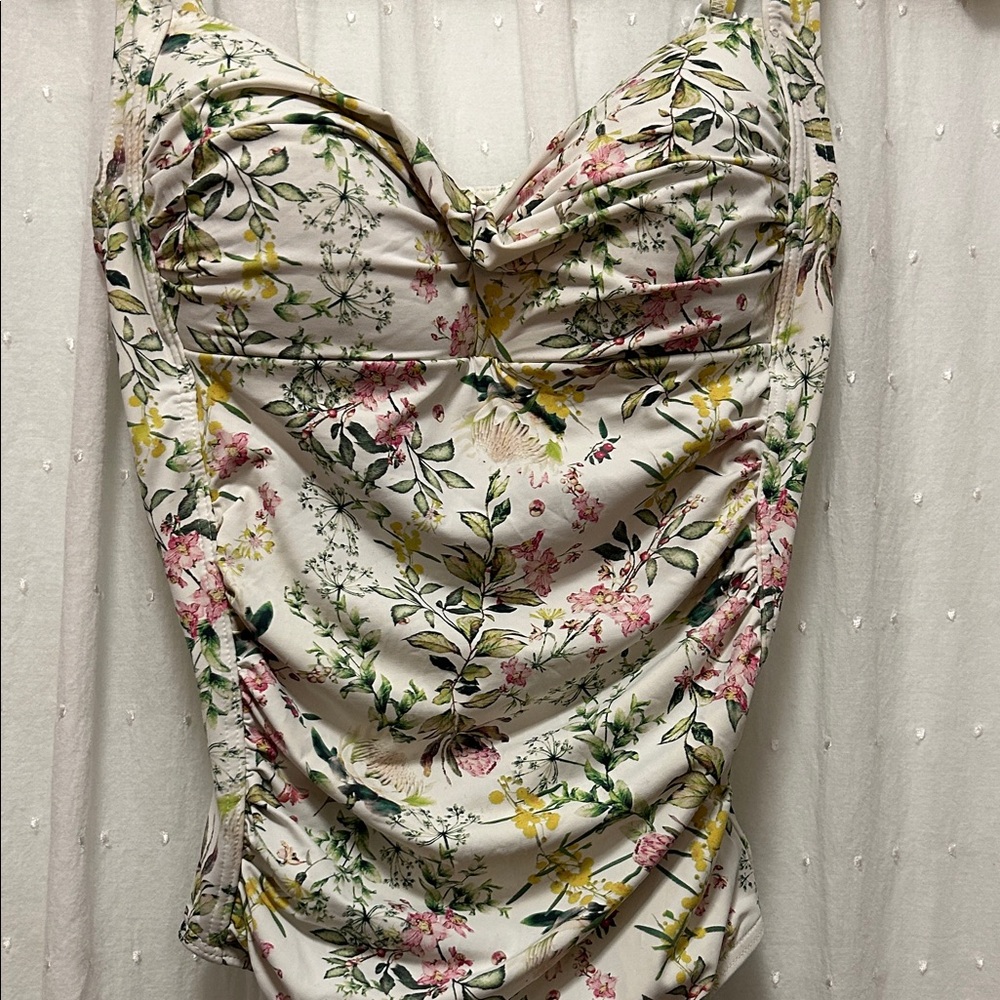 Nip Tuck Swimsuit Women’s 6 Floral One-Piece Ruched Sides - Picture 11 of 14